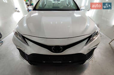 Седан Toyota Camry 2022 в Києві