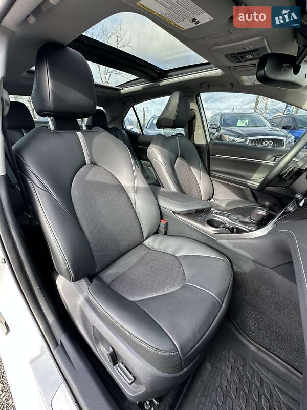 Седан Toyota Camry 2024 в Белогородке