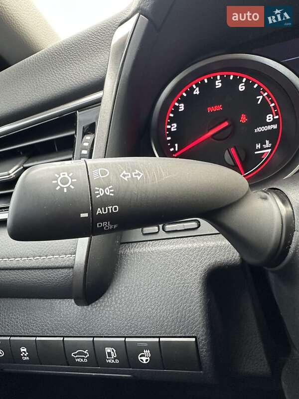 Седан Toyota Camry 2024 в Белогородке