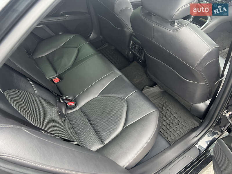 Седан Toyota Camry 2021 в Киеве