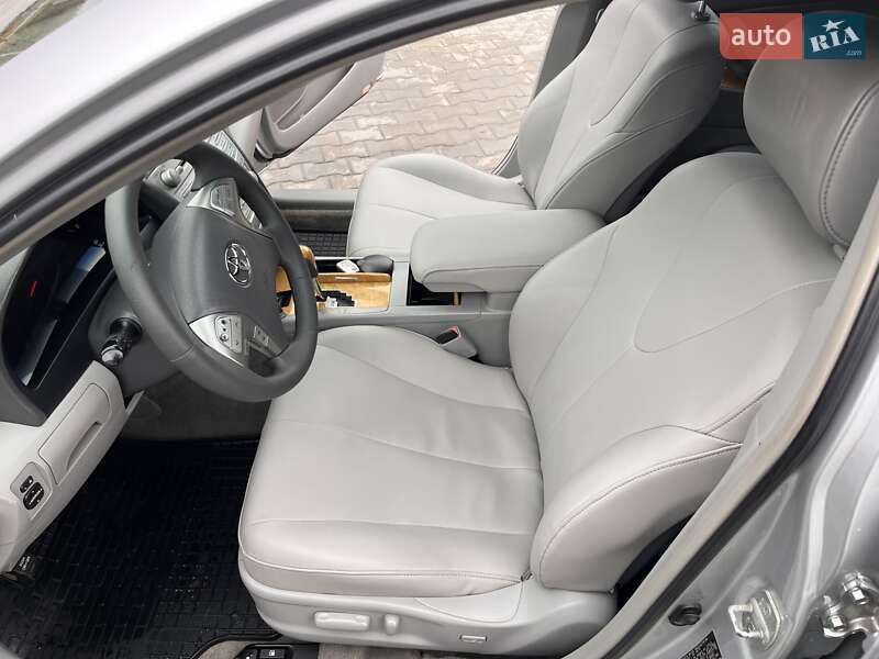 Седан Toyota Camry 2007 в Черновцах