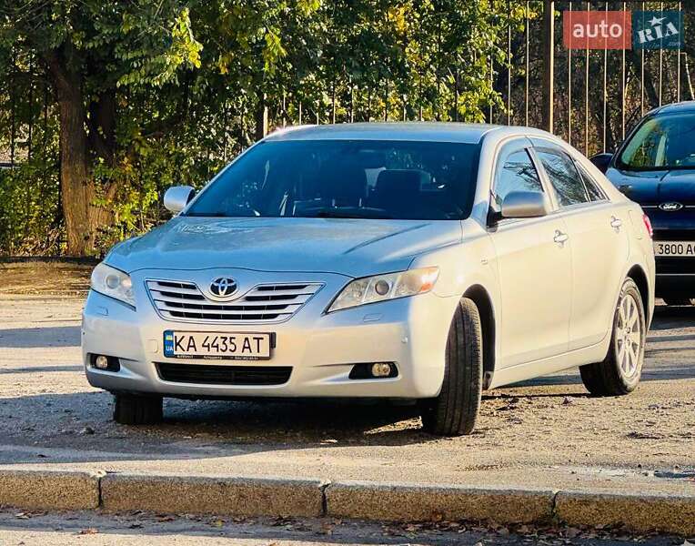 Седан Toyota Camry 2008 в Киеве