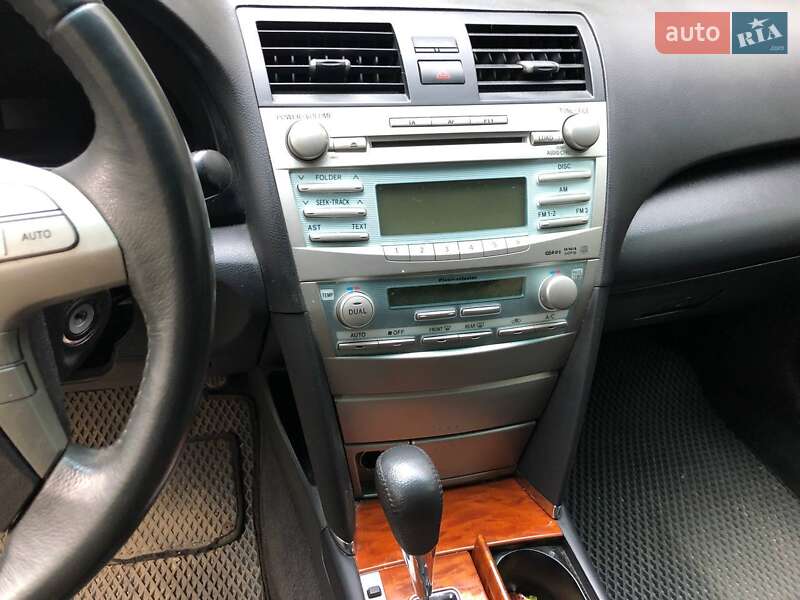 Седан Toyota Camry 2008 в Киеве