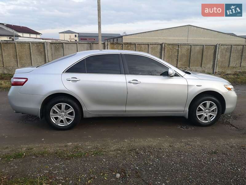 Седан Toyota Camry 2008 в Мостиске