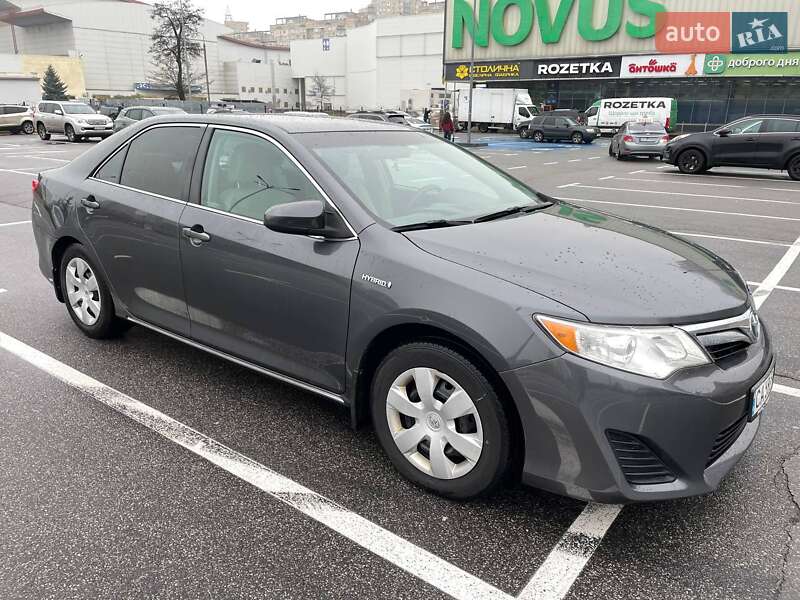 Седан Toyota Camry 2012 в Киеве