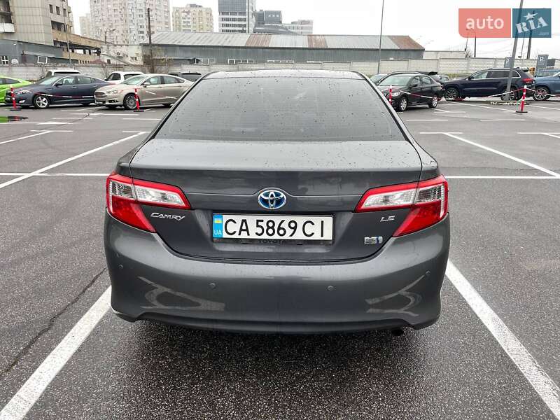 Седан Toyota Camry 2012 в Киеве