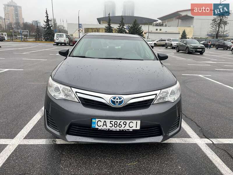 Седан Toyota Camry 2012 в Киеве