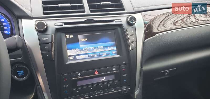 Седан Toyota Camry 2016 в Киеве