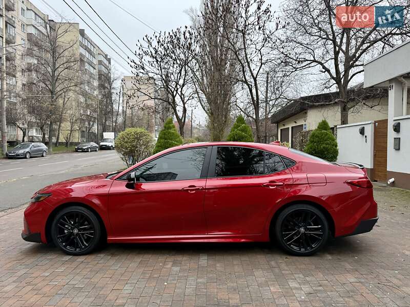 Седан Toyota Camry 2024 в Киеве