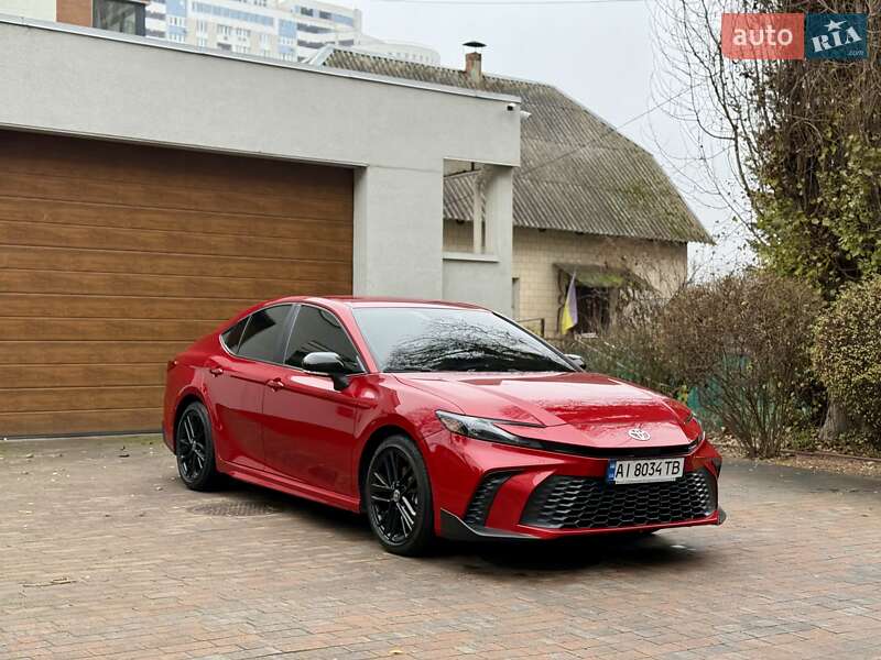 Седан Toyota Camry 2024 в Киеве