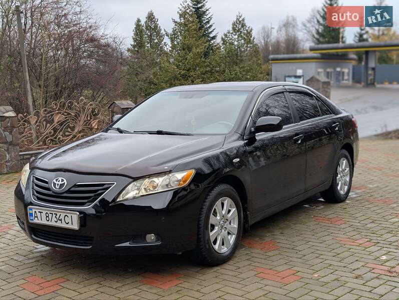 Седан Toyota Camry 2008 в Ивано-Франковске