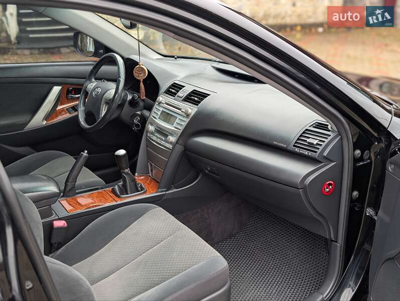 Седан Toyota Camry 2008 в Ивано-Франковске