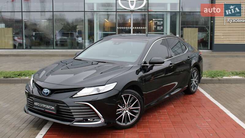 Седан Toyota Camry 2022 в Черкассах