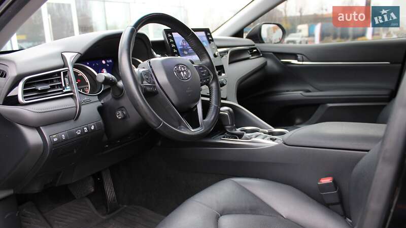 Седан Toyota Camry 2022 в Черкассах