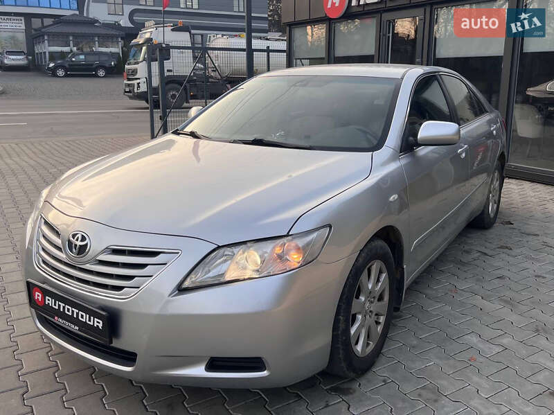 Седан Toyota Camry 2008 в Черновцах