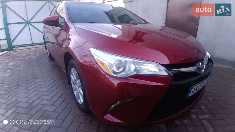 Седан Toyota Camry 2017 в Изюме