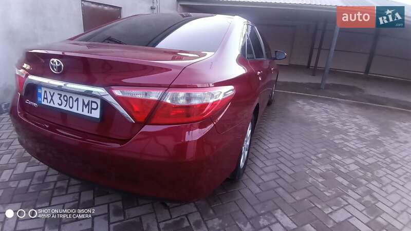 Седан Toyota Camry 2017 в Изюме