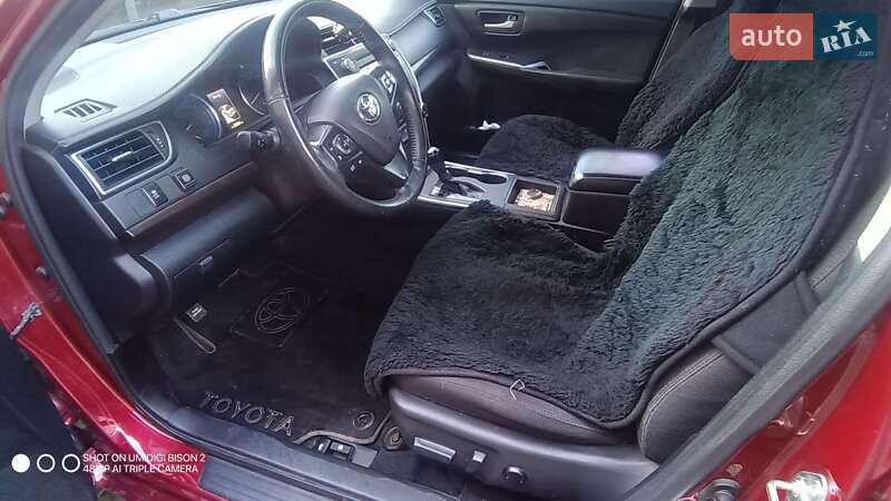 Седан Toyota Camry 2017 в Изюме