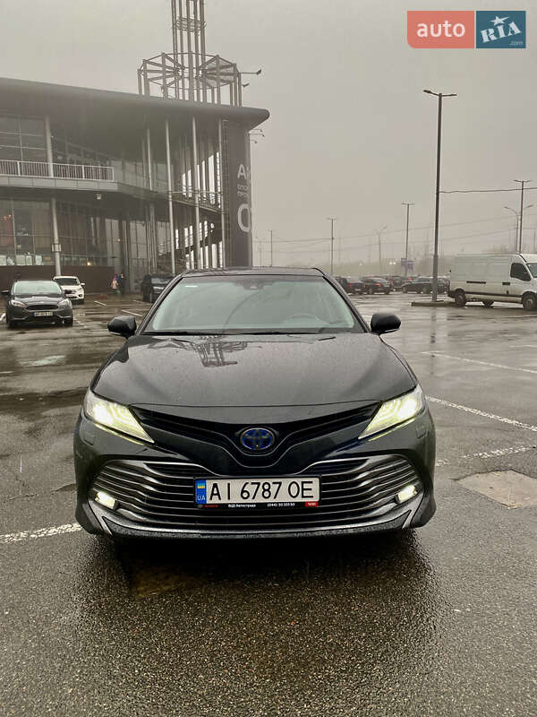 Седан Toyota Camry 2020 в Киеве