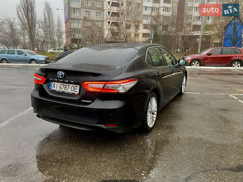 Седан Toyota Camry 2020 в Киеве