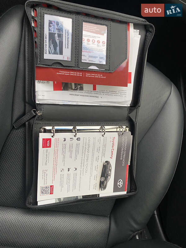 Седан Toyota Camry 2020 в Киеве