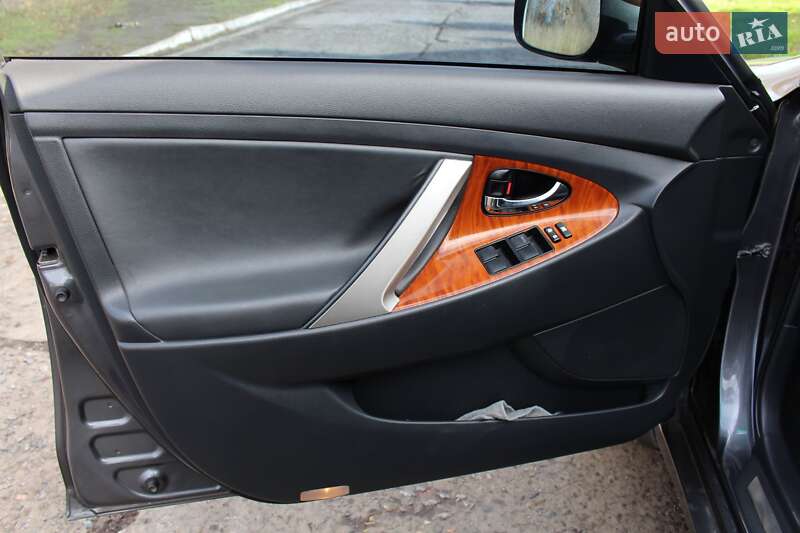 Седан Toyota Camry 2008 в Верхнеднепровске