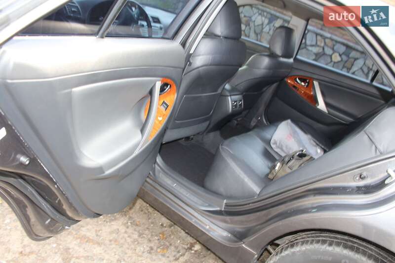 Седан Toyota Camry 2008 в Верхнеднепровске