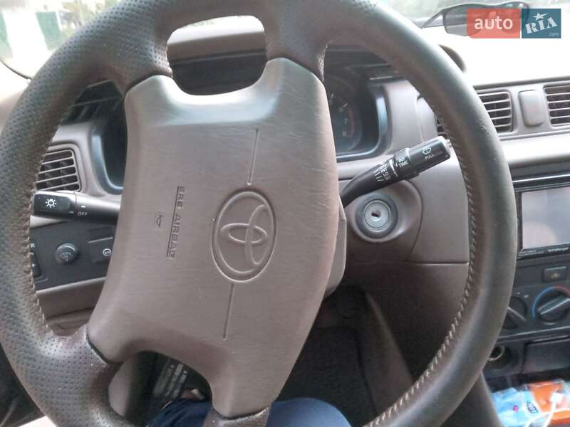 Седан Toyota Camry 2000 в Белгороде-Днестровском