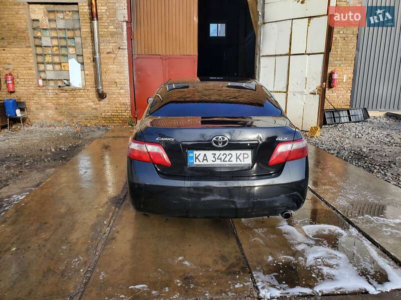Седан Toyota Camry 2007 в Киеве