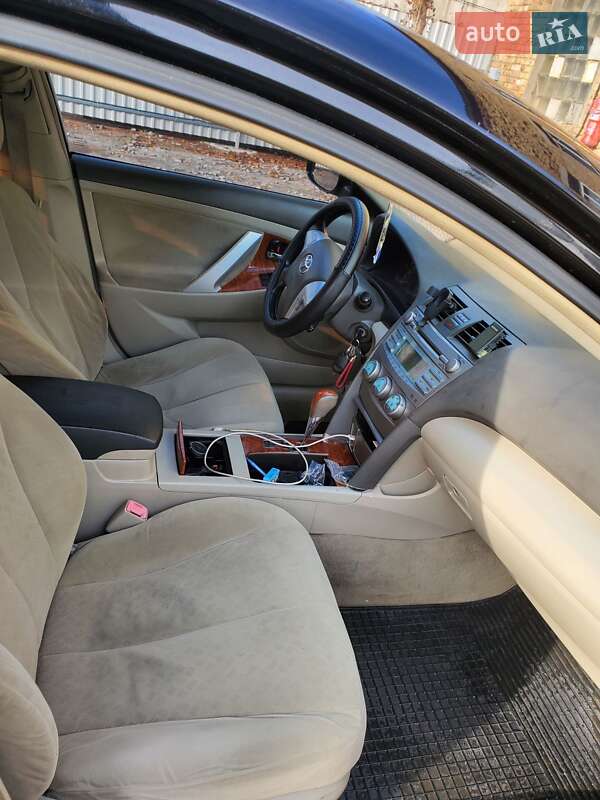 Седан Toyota Camry 2007 в Киеве