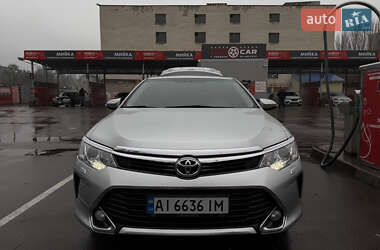 Седан Toyota Camry 2017 в Киеве