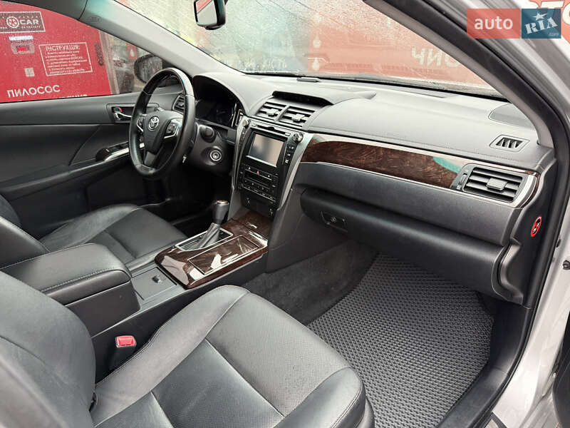 Седан Toyota Camry 2017 в Киеве