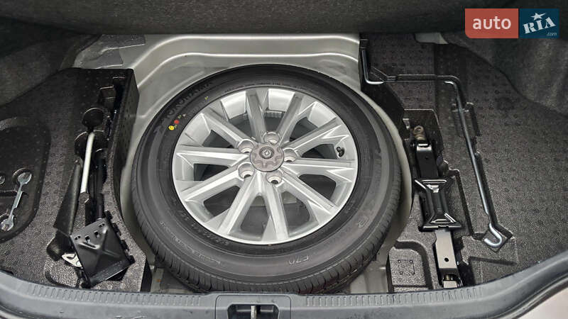 Седан Toyota Camry 2017 в Киеве