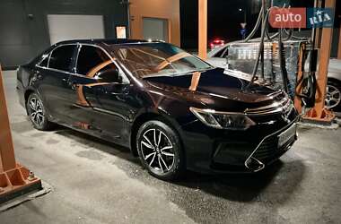 Седан Toyota Camry 2017 в Харькове