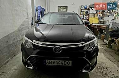 Седан Toyota Camry 2017 в Харькове