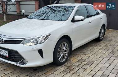 Седан Toyota Camry 2016 в Києві