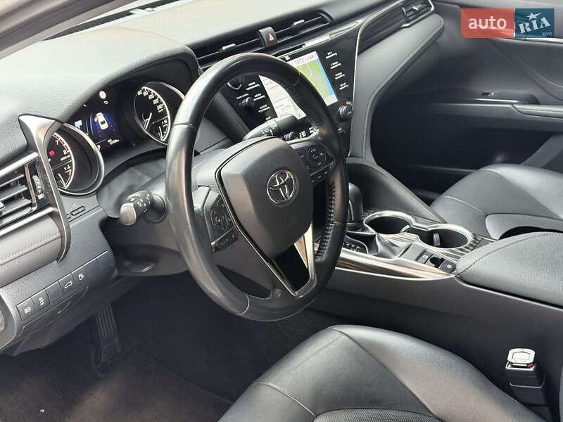 Седан Toyota Camry 2018 в Одессе