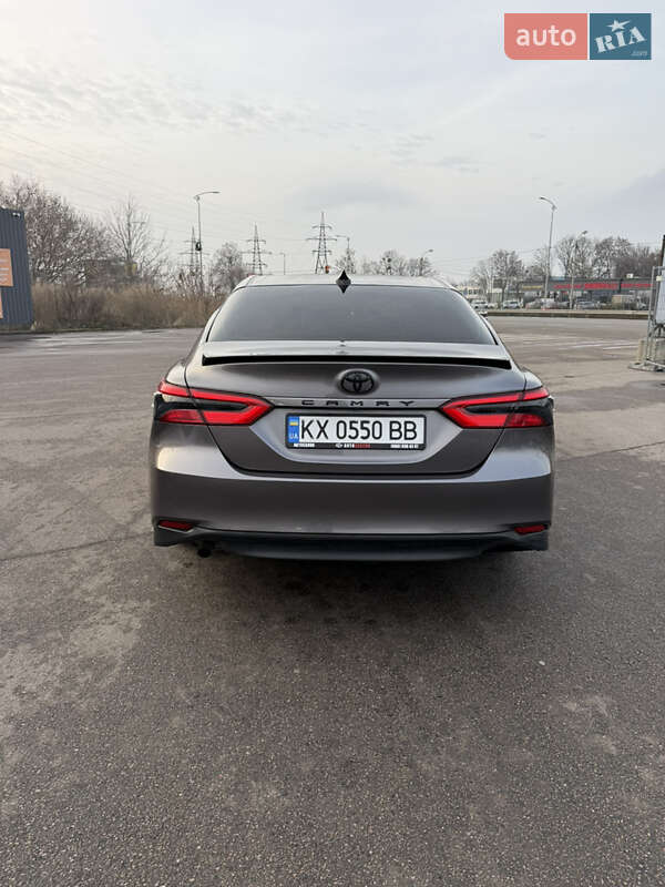 Седан Toyota Camry 2018 в Полтаве