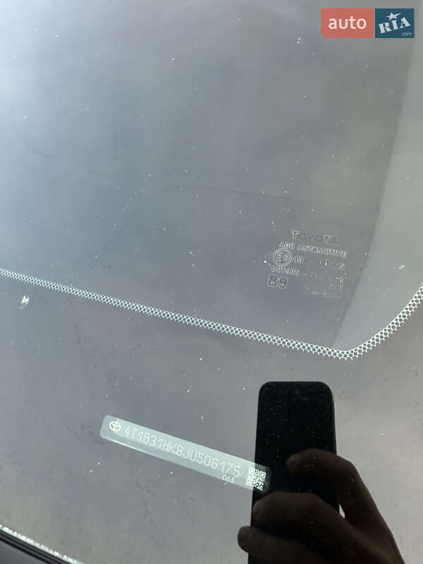 Седан Toyota Camry 2018 в Полтаве