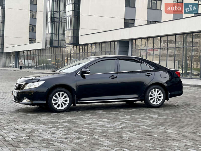 Седан Toyota Camry 2013 в Днепре