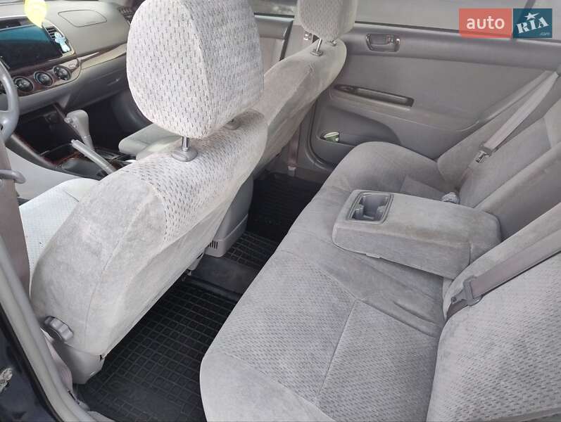 Седан Toyota Camry 2002 в Киеве