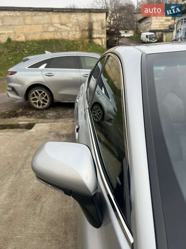 Седан Toyota Camry 2017 в Южноукраїнську