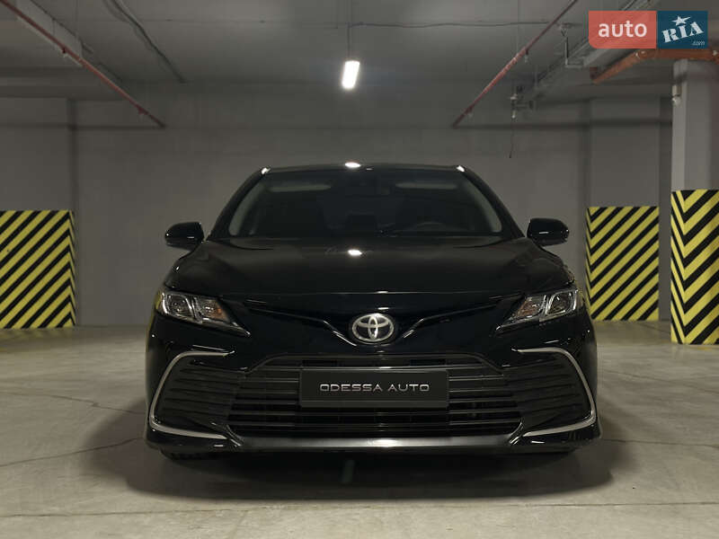 Toyota Camry 2021