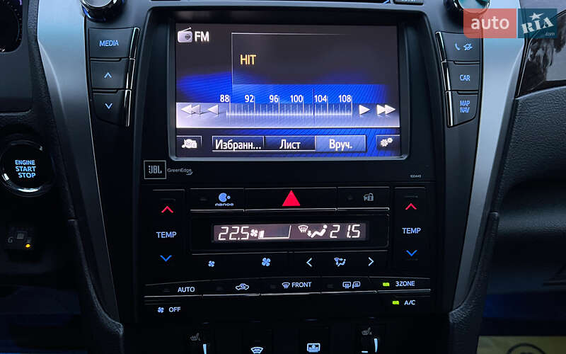 Седан Toyota Camry 2017 в Львове