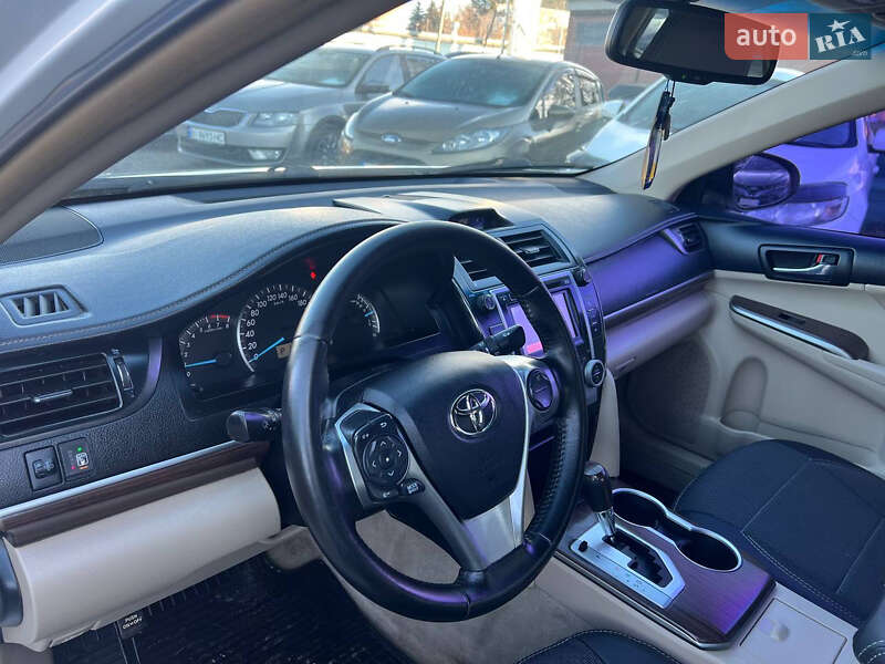 Седан Toyota Camry 2012 в Полтаве