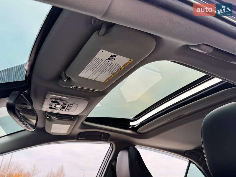 Седан Toyota Camry 2020 в Киеве