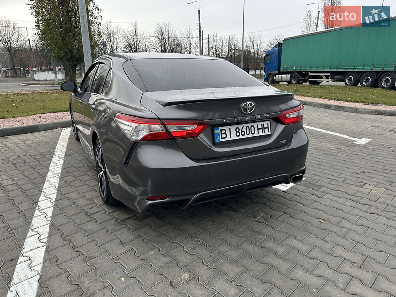 Седан Toyota Camry 2018 в Кременчуге