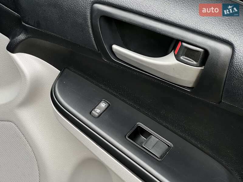 Седан Toyota Camry 2013 в Киеве