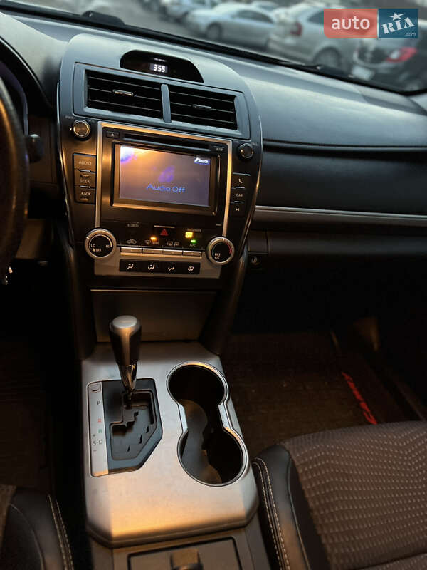 Седан Toyota Camry 2013 в Харькове