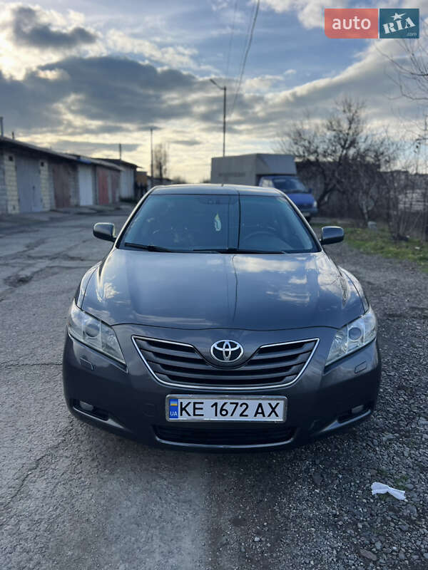 Седан Toyota Camry 2006 в Кривом Роге